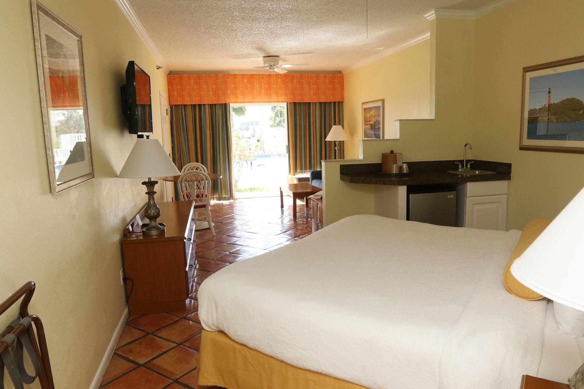 Jupiter Waterfront Inn Exterior photo