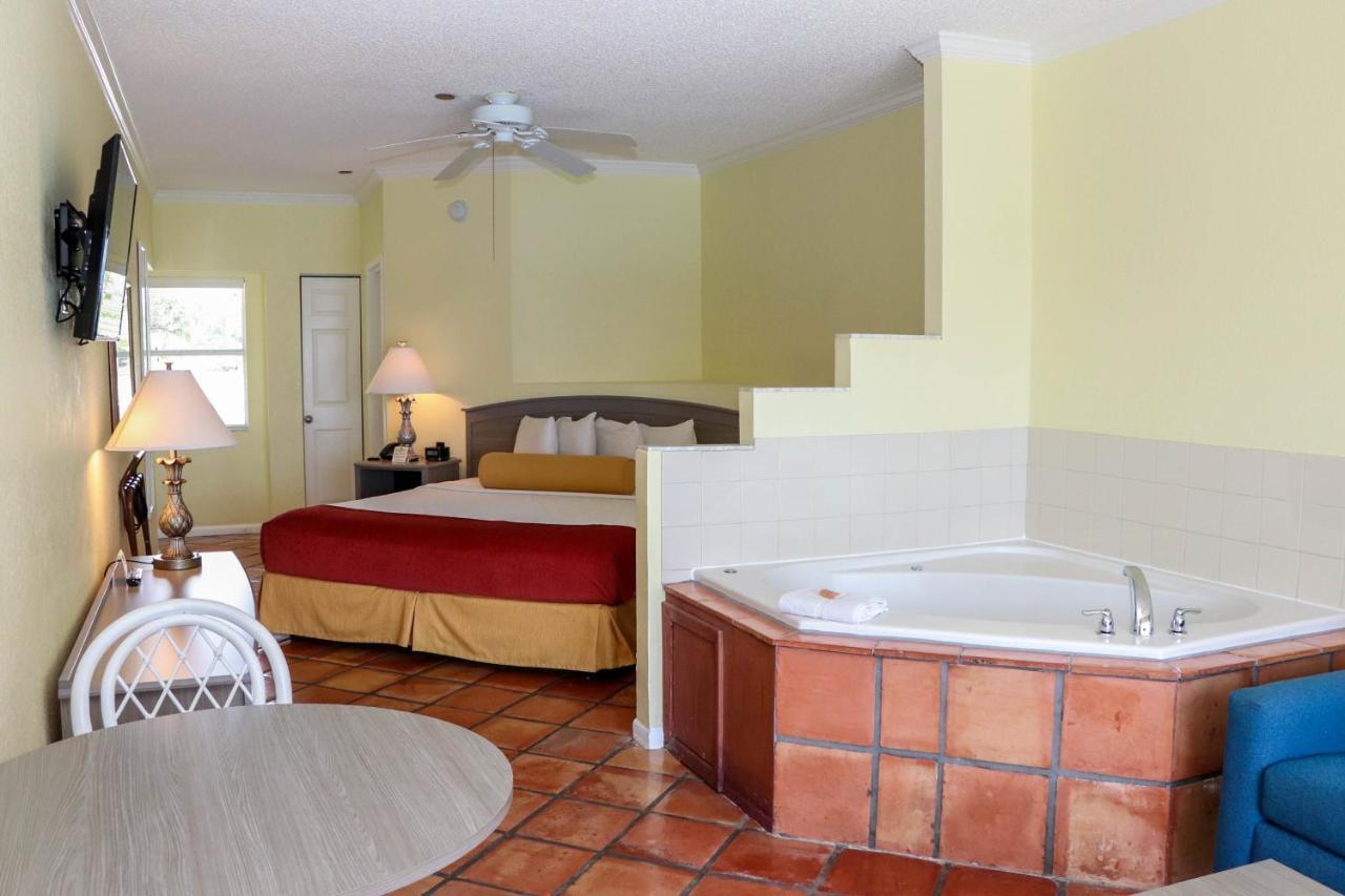 Jupiter Waterfront Inn Exterior photo